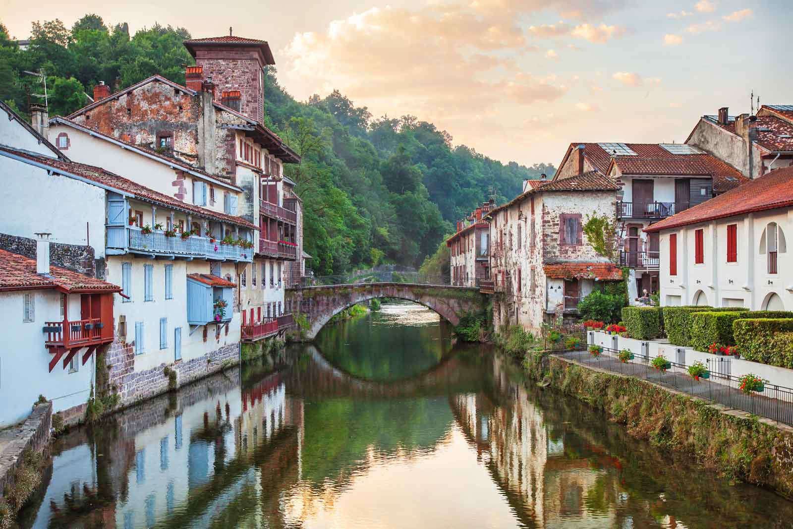 Discover the highlights of the Camino Francés | WAW Travel