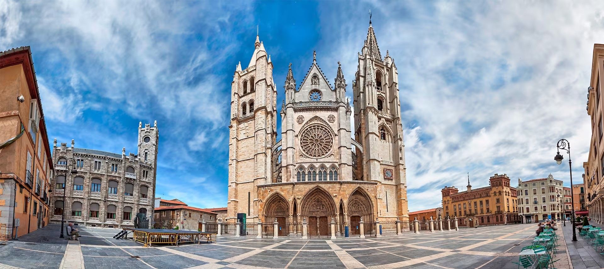 Walking to Santiago de Compostela | WAW Travel